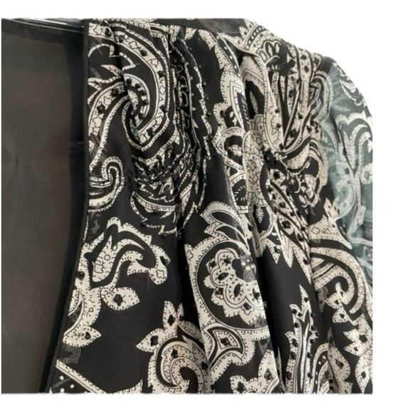 Vision Apparel Silk Beaded Blouse Black White Paisley Print Ruffle V-Neck 2X - Picture 4 of 7